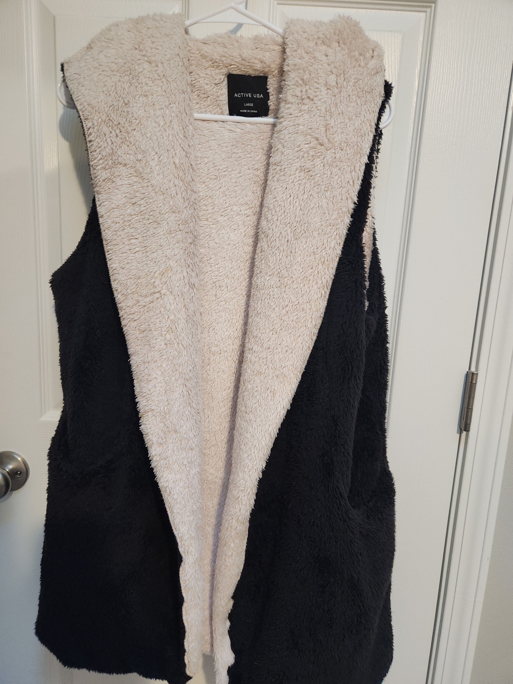 Active USA Reversible Faux-Sherpa Hooded Vest in Black and Cream